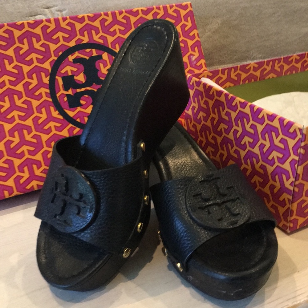 💯 Authentic Tory Burch Black Patti Wedge